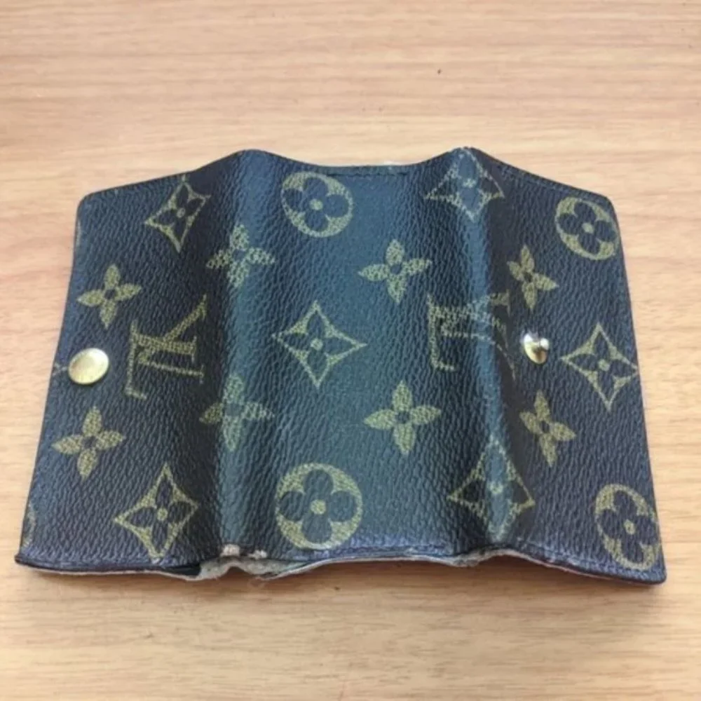 Louis Vuitton Monogram Key Holder/Wallet #650💥PRICE DROP💥